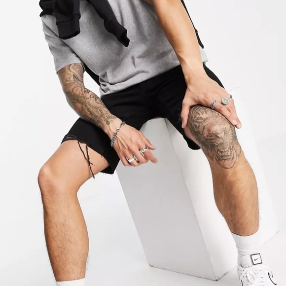 ASOS DESIGN Mens NWT slim denim shorts in black with raw hem 28” Waist - Picture 4 of 10
